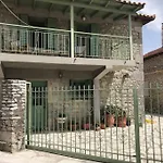 Traditional Stonehouse In Kavalos Casa de Férias