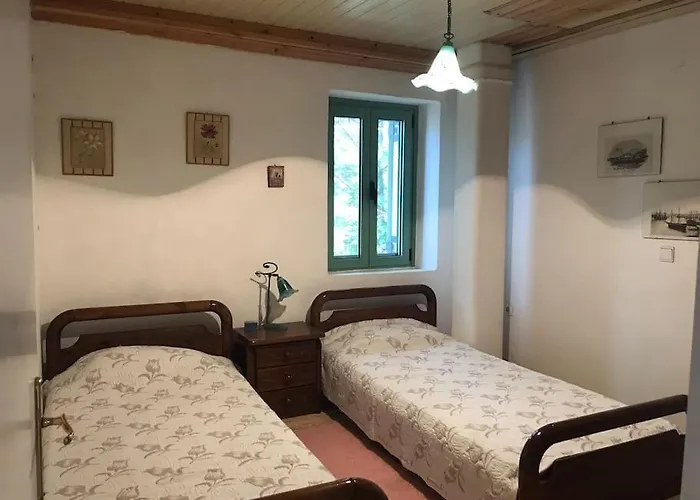 Traditional Stonehouse In Kavalos * Asprogerakata